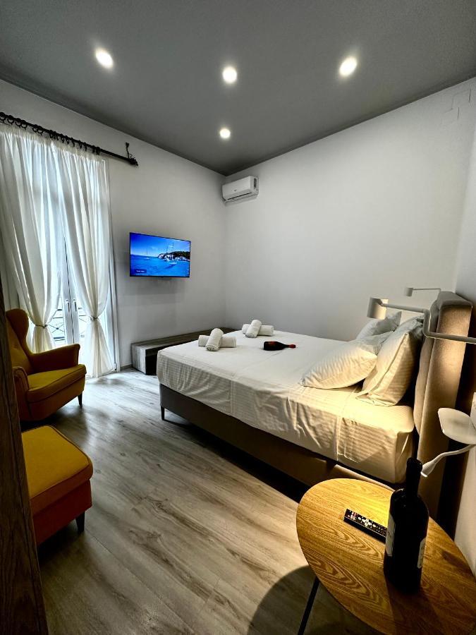 Travelers Luxury Suites, Studios & Apartments Korfu Dış mekan fotoğraf