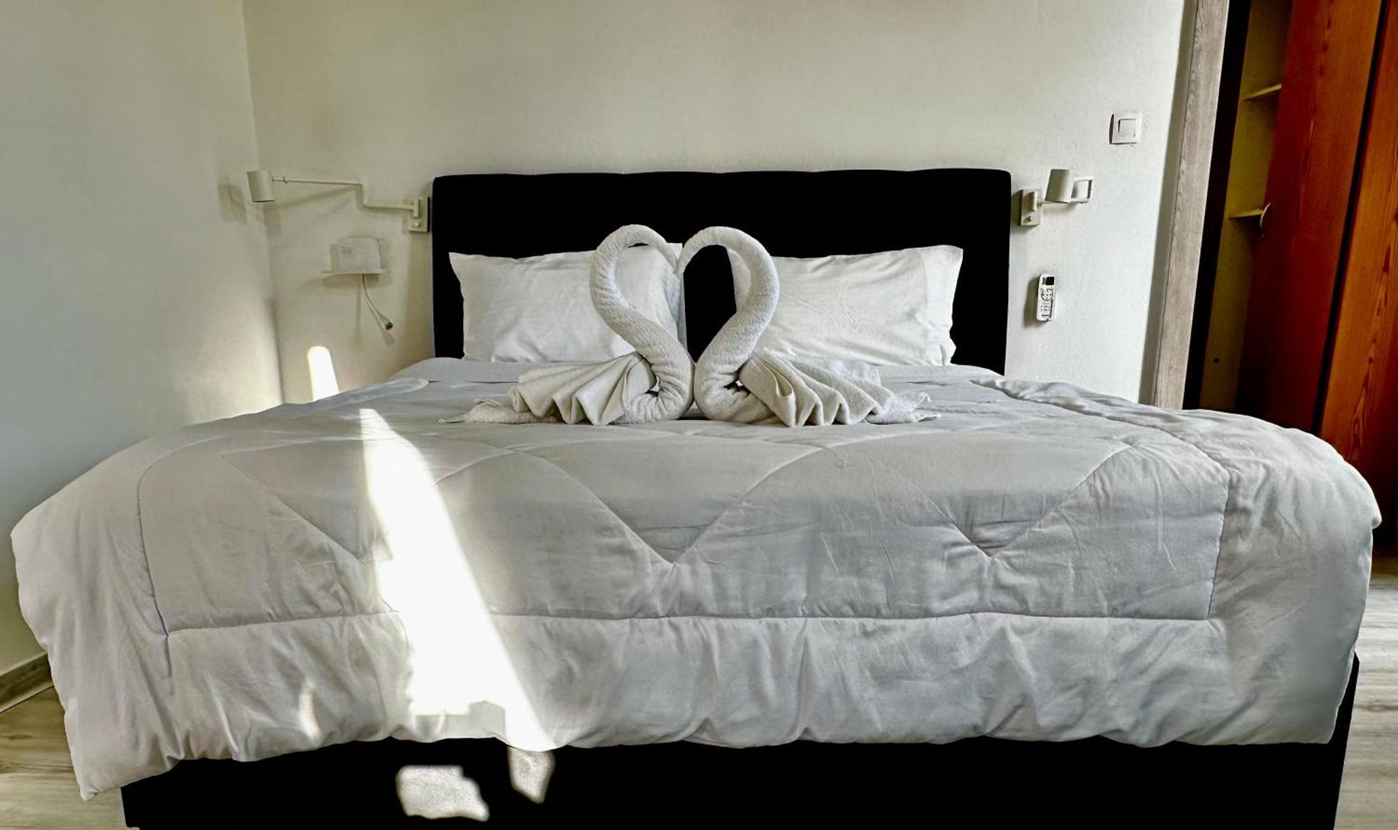 Travelers Luxury Suites, Studios & Apartments Korfu Dış mekan fotoğraf