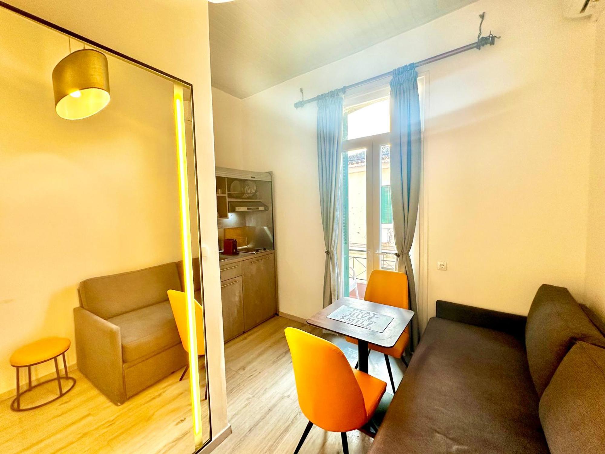 Travelers Luxury Suites, Studios & Apartments Korfu Dış mekan fotoğraf