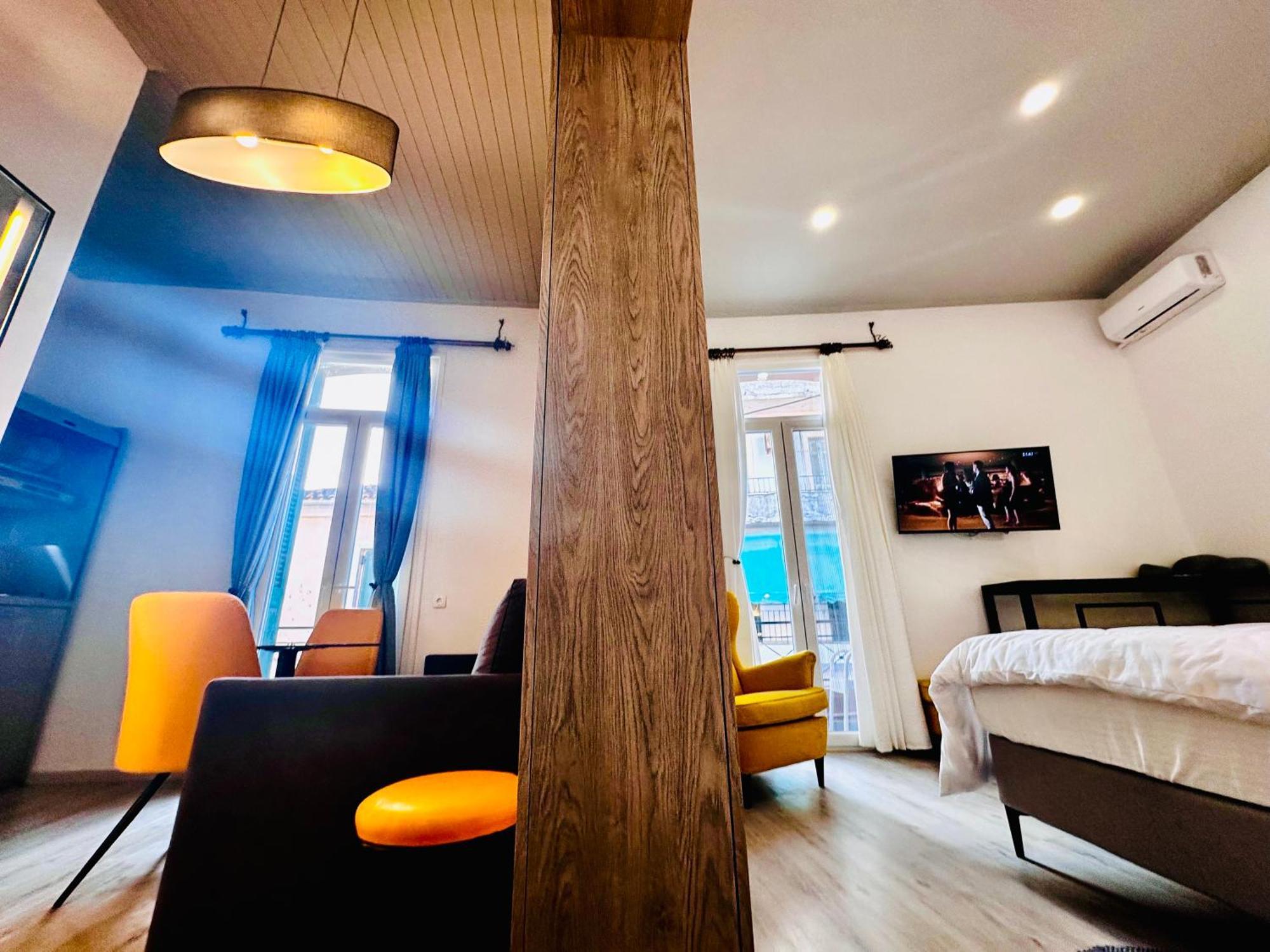 Travelers Luxury Suites, Studios & Apartments Korfu Dış mekan fotoğraf