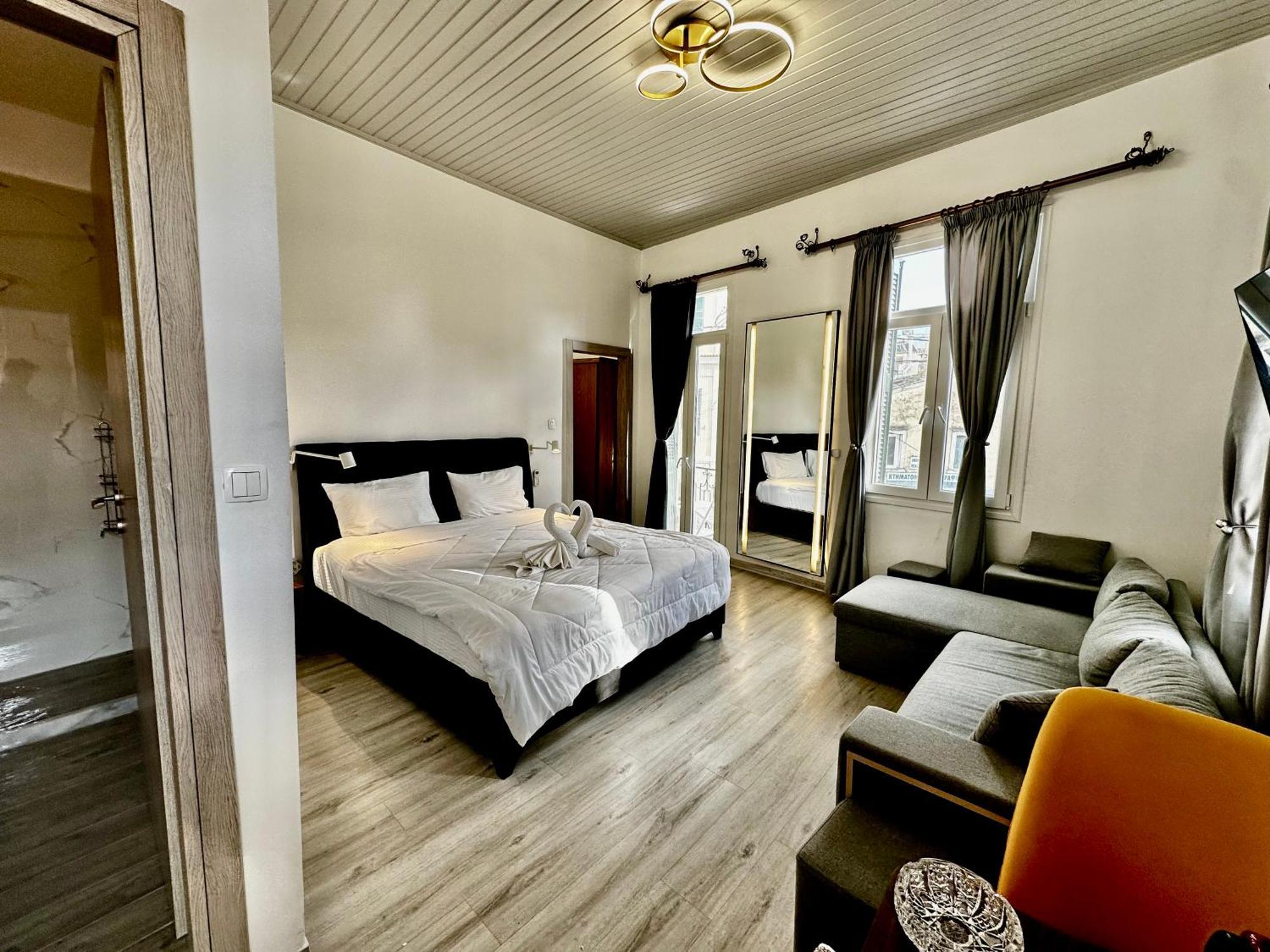 Travelers Luxury Suites, Studios & Apartments Korfu Dış mekan fotoğraf