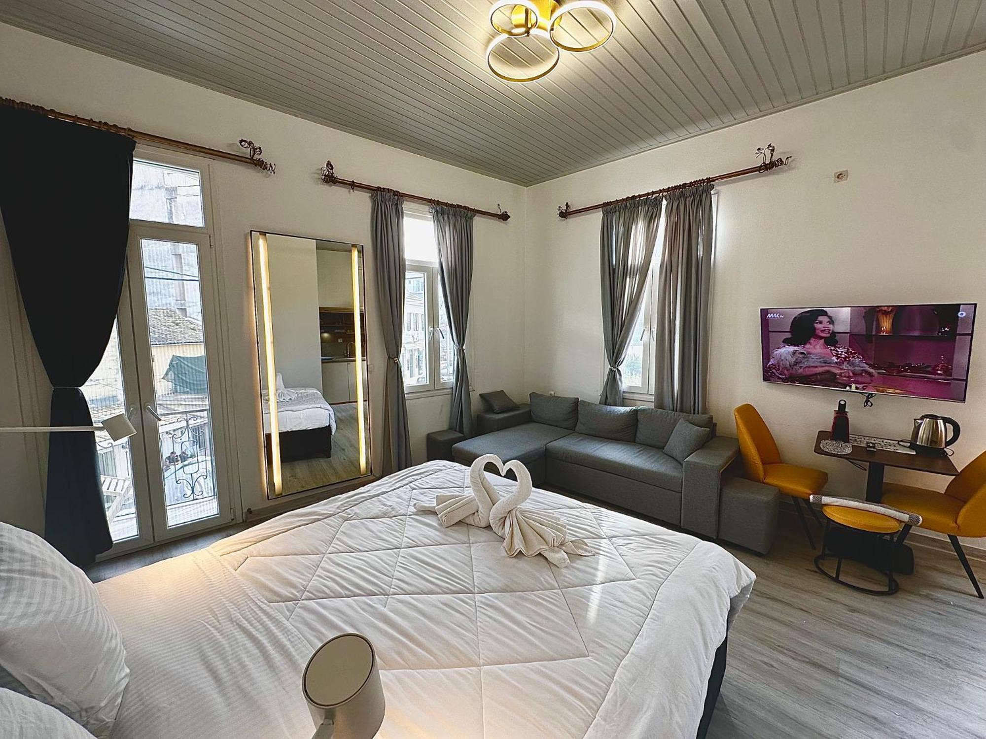 Travelers Luxury Suites, Studios & Apartments Korfu Dış mekan fotoğraf