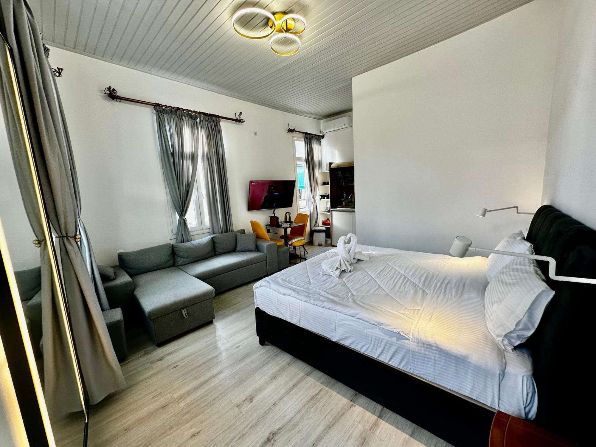 Travelers Luxury Suites, Studios & Apartments Korfu Dış mekan fotoğraf
